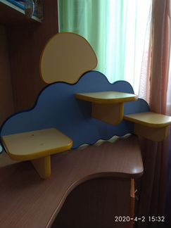 Полки в детскую комнату