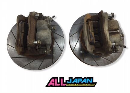 Тормозные суппорта переднее Toyota Altezza SXE10