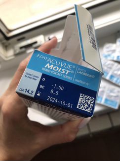 Линзы -1,50 Acuvue moist -1.50