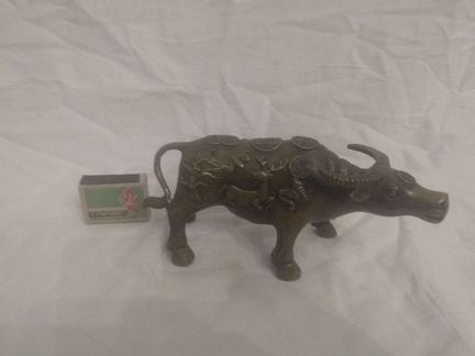 Быки из бронзы