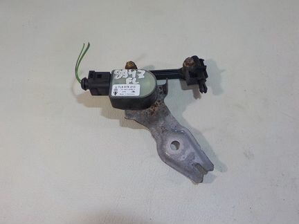 Датчик дорожного просвета Audi Q7