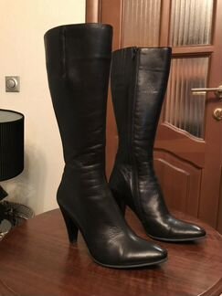 Сапоги на миниатюрную ножку. Размер 37