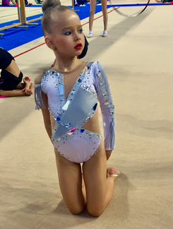 Красивый купальник для художественной гимнастики