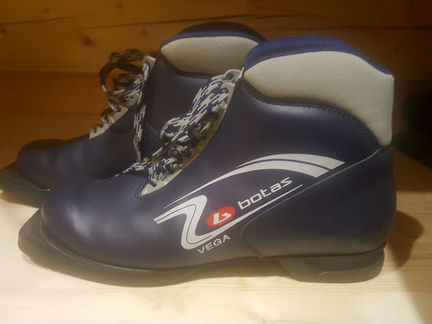 2 пары - лыжные ботинки одним лотом