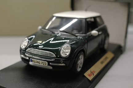 Модель автомобиля 1/18 mini Cooper
