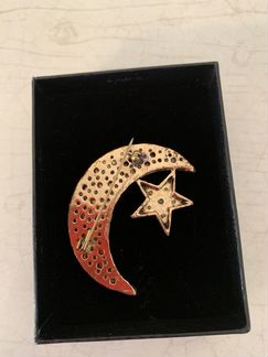 Брошь с кристаллами