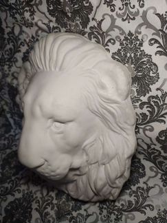 Барельеф Лев