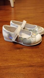 Туфли для девочки 25 размер новые