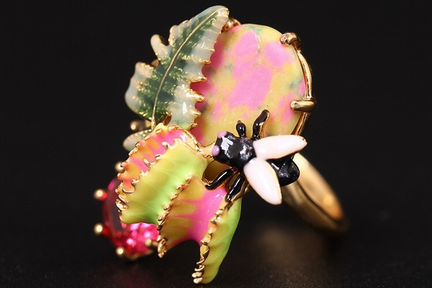 Новое кольцо les Nereides с мушками в стиле Gucci