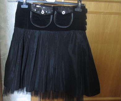Итал. юбка с сеткой р.44-46, чуть ниже колен, нова