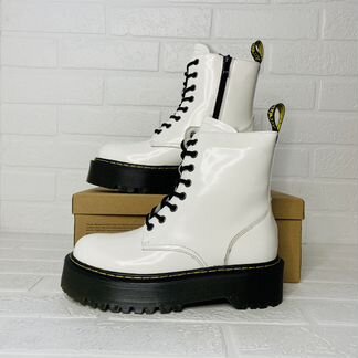 Dr. Martens белые С мехом на высокой подошве