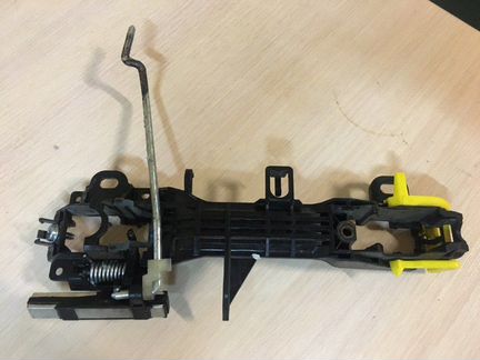 Кронштейн ручки передний правый Toyota Venza