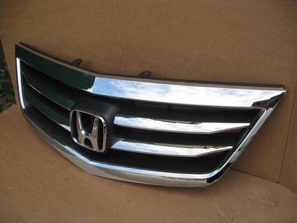 Решетка радиатора Хонда Аккорд 8 2012 рестайлинг