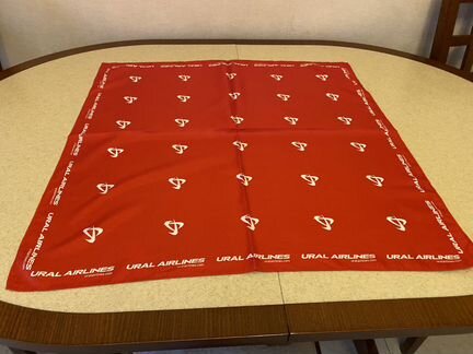 Платок с логотипом авиакомпании новый