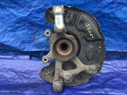 Передний правый кулак для Мерседес Ц класс W204