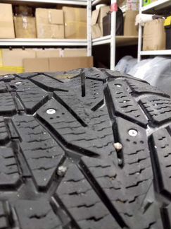 Nokian Hakkapeliitta 7 215 50 R17