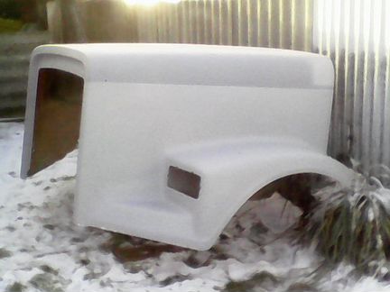 Продам капот фредлайнер, Freightliner FLD