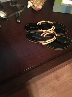 Новые шлепанцы Sergio Rossi