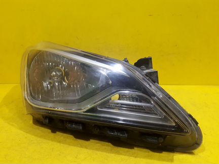 Фара правая Hyundai Solaris 1 2014-2017 921024L600