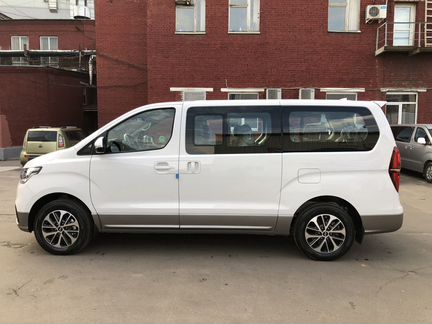 Hyundai Grand Starex 2.5 AT, 2020, 64 км