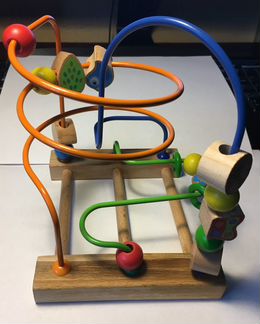Лабиринт. Развивающая игрушка из дерева