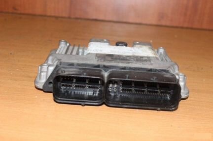 Блок управления двигателем Volkswagen Golf 6