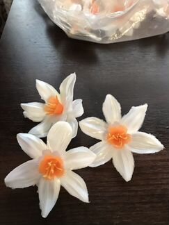 Цветы из пластика Лилии обменШоколад