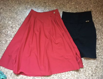 Прямое платье без рукавов Остин новое,красная юбка