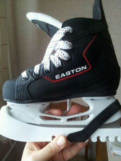 Продаю новые детские хокейные коньки easton, шлем