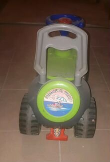 Каталка-машинка