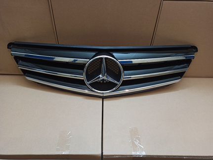 Решетка радиатора Мерседес W 204 2006-2015