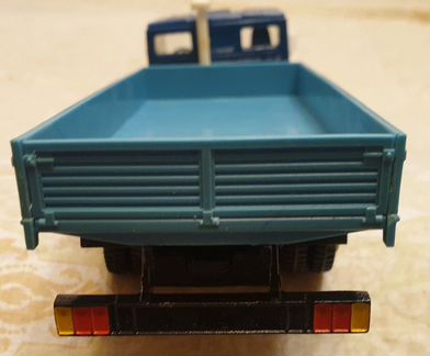 Модель грузовика