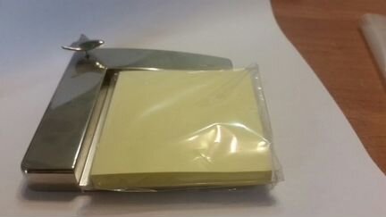 Элегантная подставка для бумажного блока