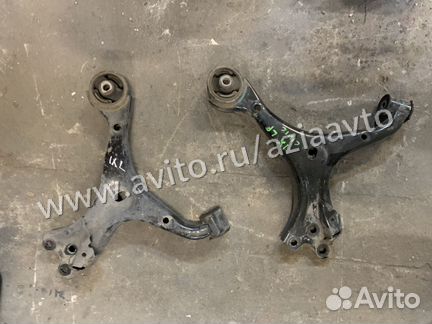 Honda Civic 9 5D рычаг передний