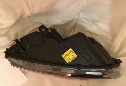 Правая фара Skoda Octavia A7 б/у галоген оригинал