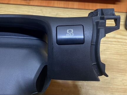 Кожух подрулевой Lexus GS4 2012-2017г