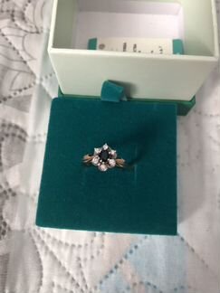 Кольцо золотое с сапфиром и бриллиантами