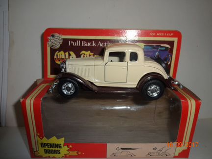 Форд.Машинка инерционная.Металл