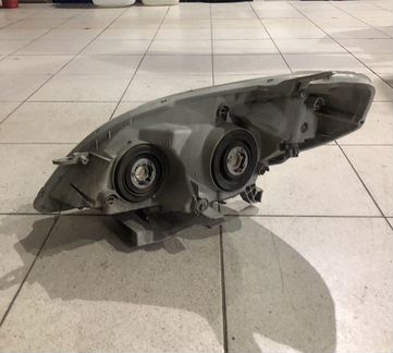 Передняя правая фара Toyota Matrix/Corolla 03-08