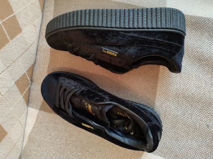 Новые женские кроссовки