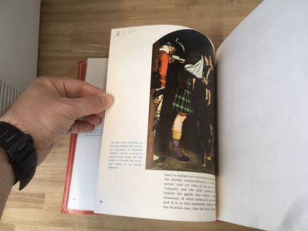 Книга о «шотландке» на английском языке, б/у
