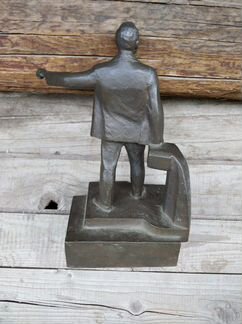 Бронзовая статуэтка 