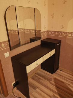Туалетный столик с зеркалом (Ангстрем)