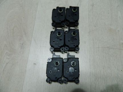 Сервопривод заслонки печки Mercedes А2038201642