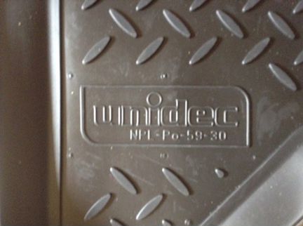 Продам новые задние салонные коврики на L200