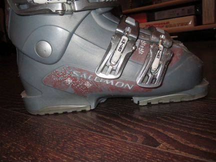Горнолыжные ботинки женские Salomon 23-23.5