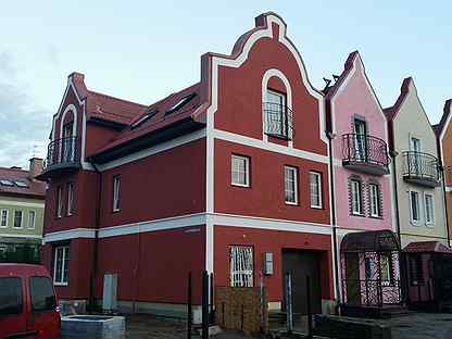 Течь фасада калининград. Фаворит фасад калининград. Калининград отреставрированные дома на ленинском проспекте. Течь фасада калининград. Коттеджи в калининграде фото.