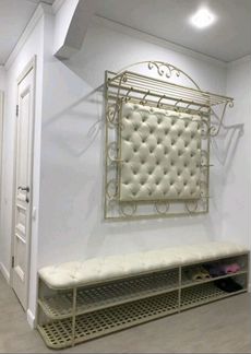 Прихожая,банкетка,вешалка