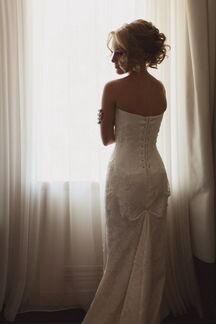 Свадебное платье, фата и пеньюар