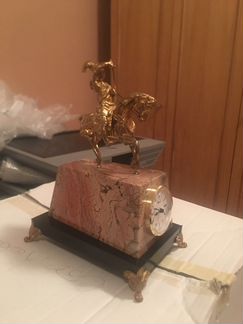 Часы настольные.Камень